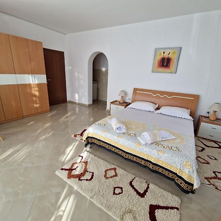 Studios M Ulcinj Phòng bức ảnh